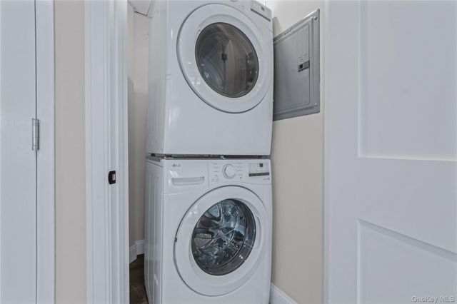 110 School Street 1, Glen Cove, NY 11542