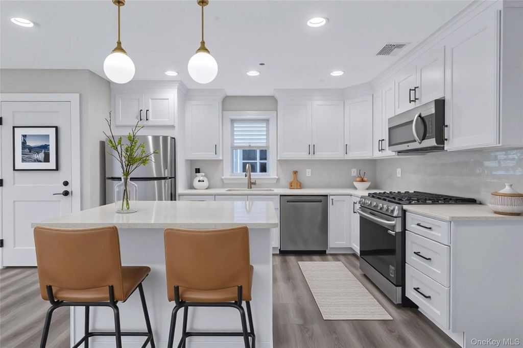 110 School Street 1, Glen Cove, NY 11542