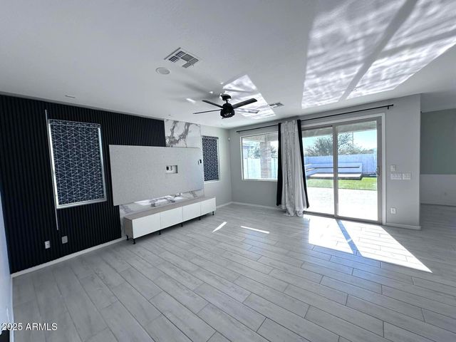 26410 N THORNHILL Drive, Peoria, AZ 85383