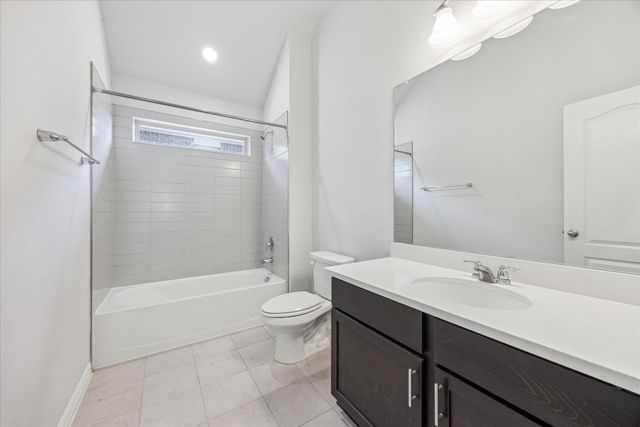 562 Leadtree LOOP, Buda, TX 78610