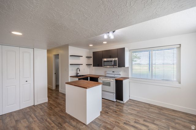 4656 W 1650 N, West Point, UT 84015