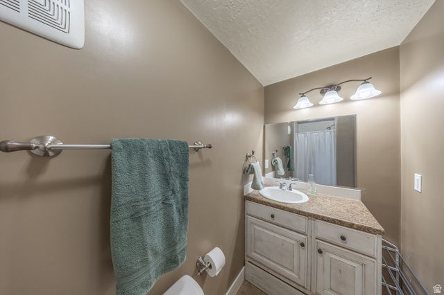 4656 W 1650 N, West Point, UT 84015