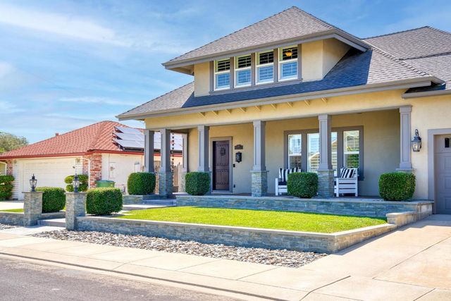 747 Palm Ave, Ripon, CA 95366