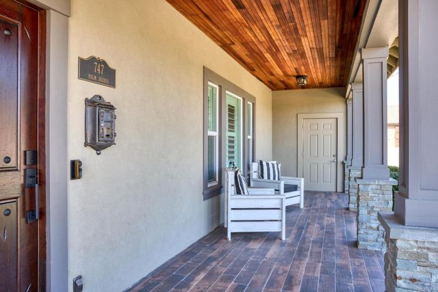 747 Palm Ave, Ripon, CA 95366
