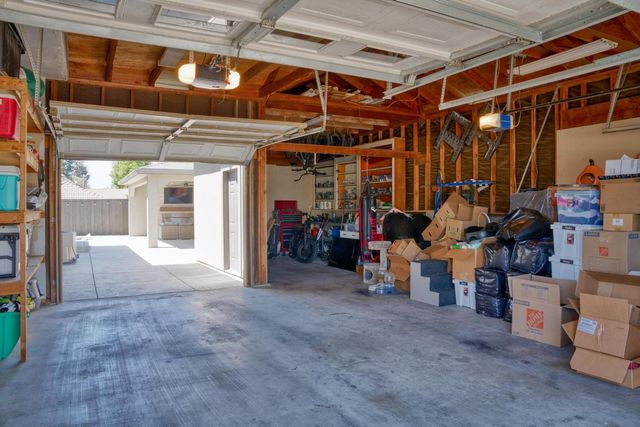 747 Palm Ave, Ripon, CA 95366