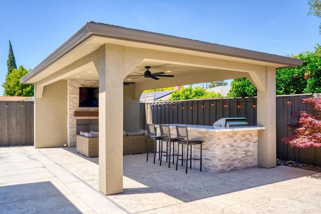 747 Palm Ave, Ripon, CA 95366