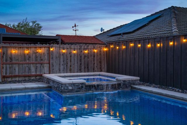 747 Palm Ave, Ripon, CA 95366