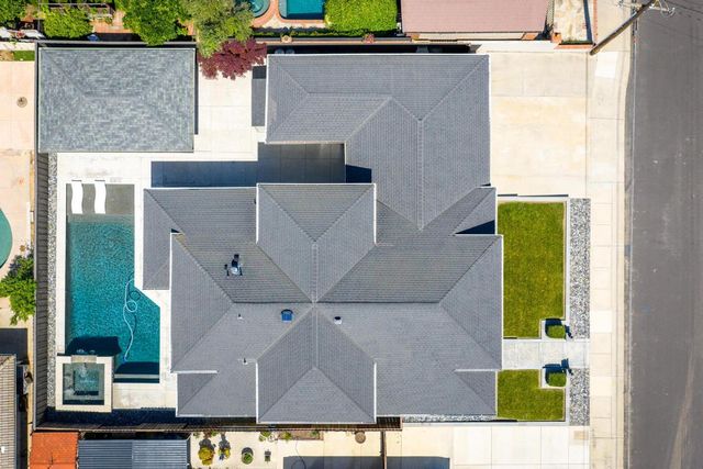 747 Palm Ave, Ripon, CA 95366