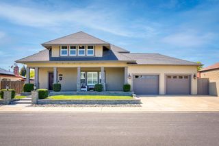 747 Palm Ave, Ripon, CA 95366