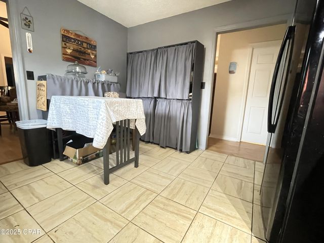 5386 Cooper Street, Graceville, FL 32440