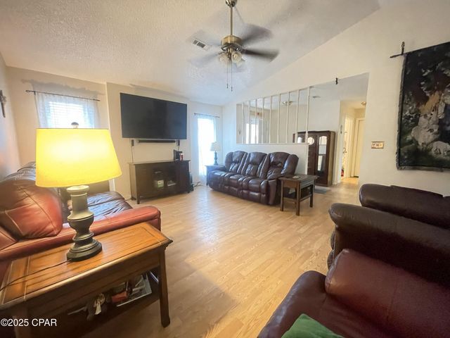 5386 Cooper Street, Graceville, FL 32440