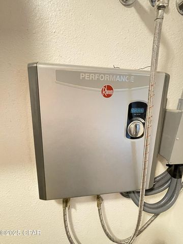 5386 Cooper Street, Graceville, FL 32440