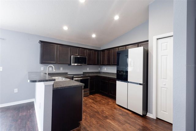 6517 BAYSTON HILL PLACE, Zephyrhills, FL 33541