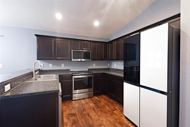 6517 BAYSTON HILL PLACE, Zephyrhills, FL 33541