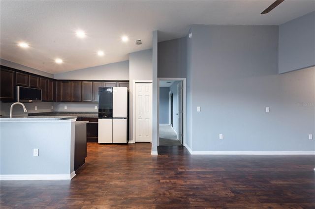 6517 BAYSTON HILL PLACE, Zephyrhills, FL 33541