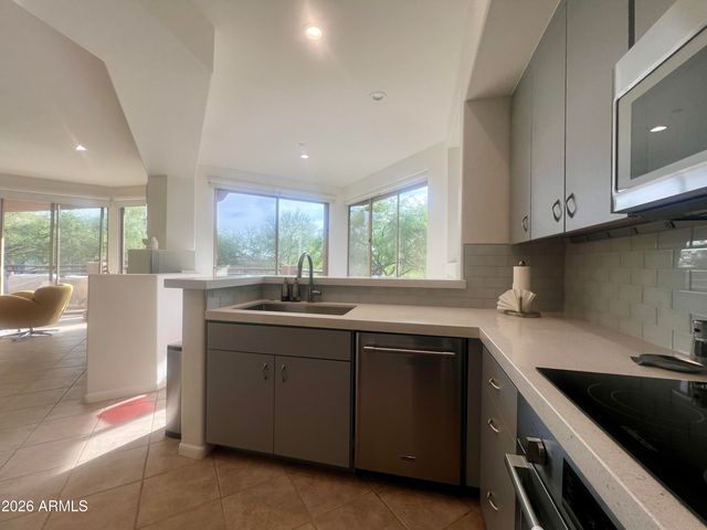 10222 E Southwind Lane 1018, Scottsdale, AZ 85262