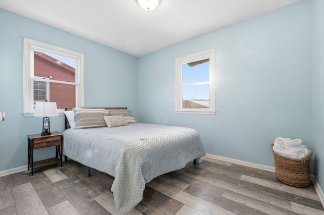 2404 E 37th Court, Des Moines, IA 50317