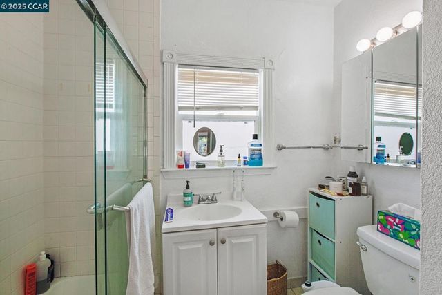 985 39th Street, Oakland, CA 94608