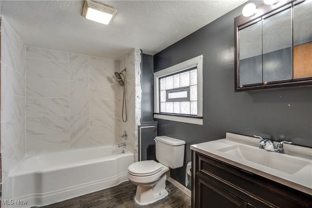 377 Hillsdale Avenue, Barberton, OH 44203