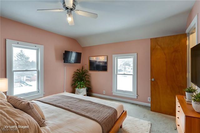 377 Hillsdale Avenue, Barberton, OH 44203