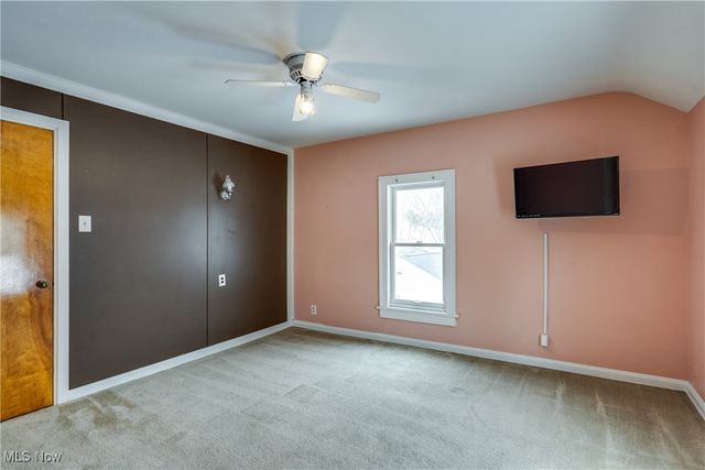 377 Hillsdale Avenue, Barberton, OH 44203