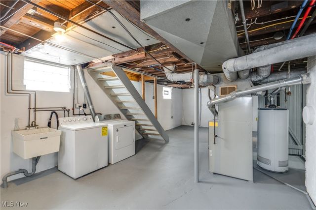 377 Hillsdale Avenue, Barberton, OH 44203