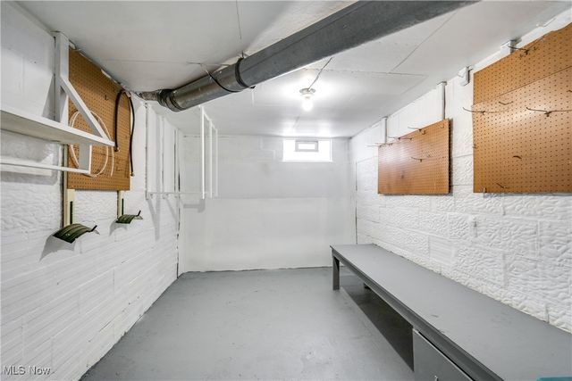 377 Hillsdale Avenue, Barberton, OH 44203