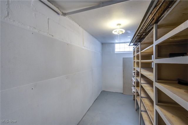 377 Hillsdale Avenue, Barberton, OH 44203