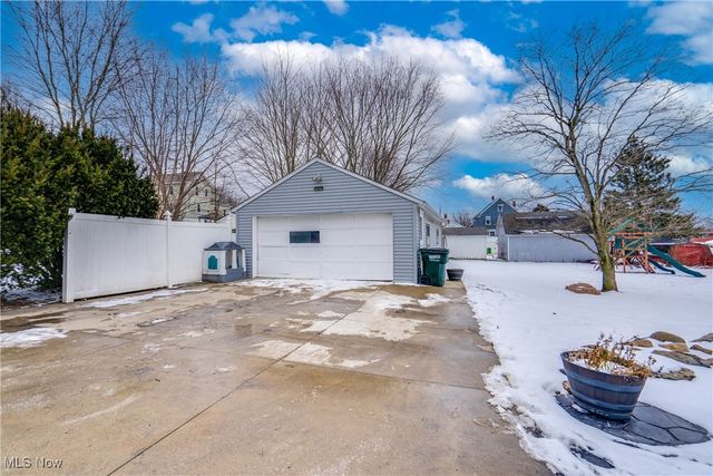 377 Hillsdale Avenue, Barberton, OH 44203