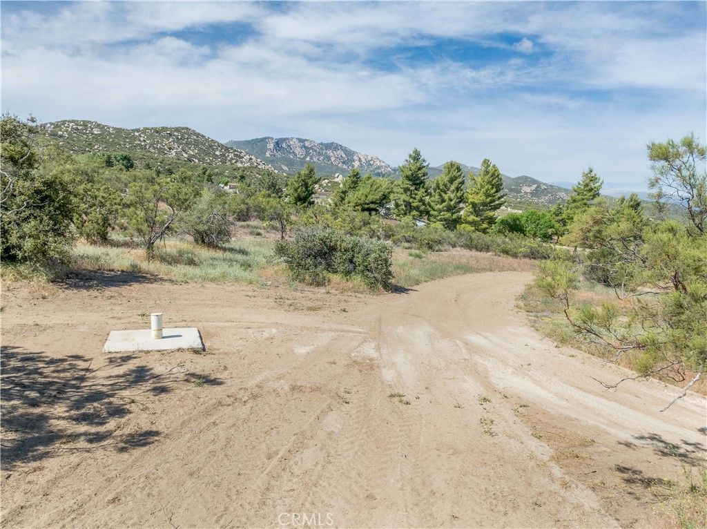 Image 1 of property listing at 46 Lakeshore Boulevard, Aguanga, CA 92536