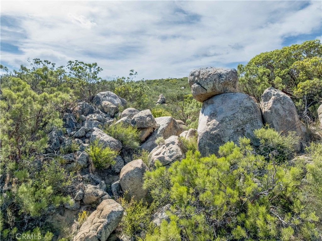 Image 22 of property listing at 46 Lakeshore Boulevard, Aguanga, CA 92536