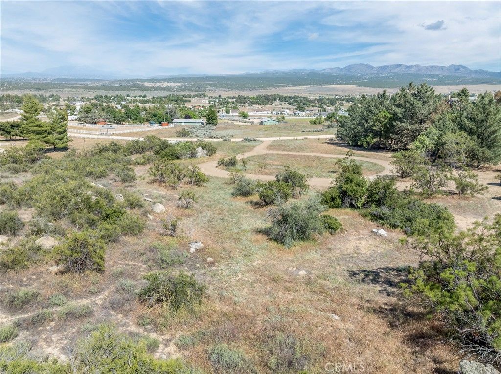 Image 23 of property listing at 46 Lakeshore Boulevard, Aguanga, CA 92536