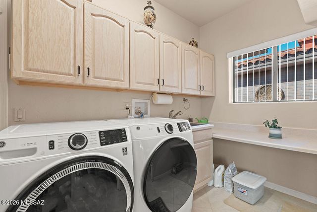 1587 W Baltusrol, Green Valley, AZ 85622