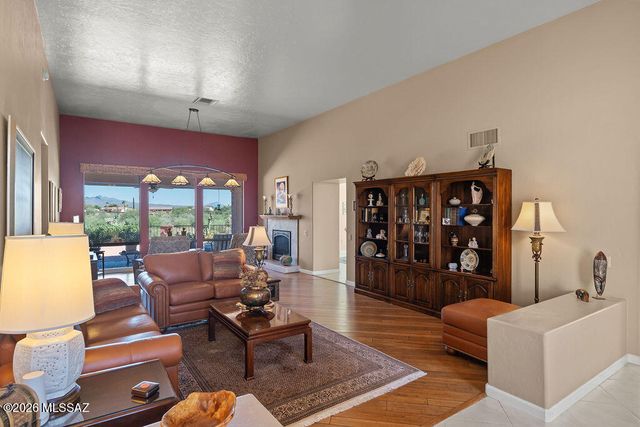 1587 W Baltusrol, Green Valley, AZ 85622