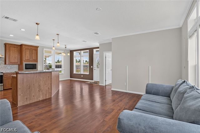 5671 Captain John Smith LOOP, North Fort Myers, FL 33917
