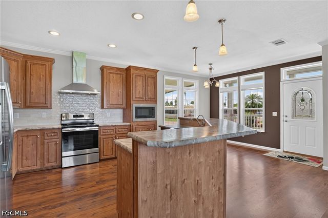 5671 Captain John Smith LOOP, North Fort Myers, FL 33917