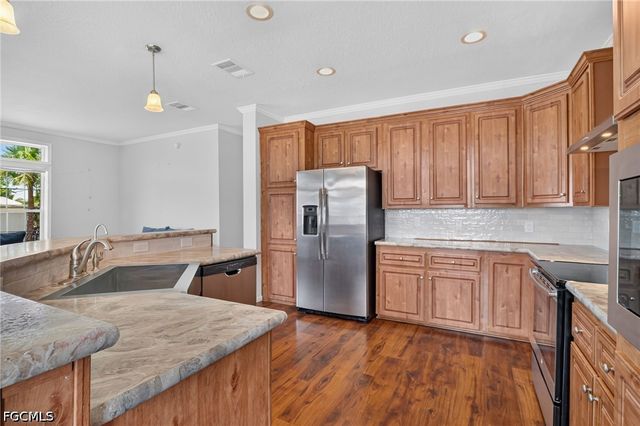 5671 Captain John Smith LOOP, North Fort Myers, FL 33917