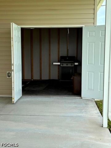 5671 Captain John Smith LOOP, North Fort Myers, FL 33917