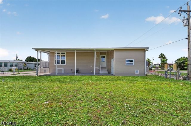 5671 Captain John Smith LOOP, North Fort Myers, FL 33917