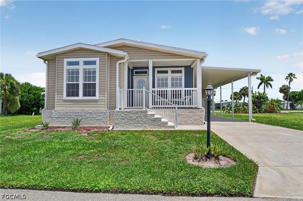 5671 Captain John Smith LOOP, North Fort Myers, FL 33917
