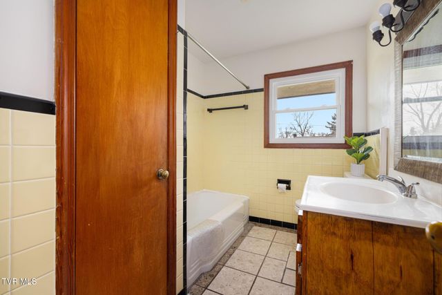 4321 Ridgemont Drive, Kingsport, TN 37663