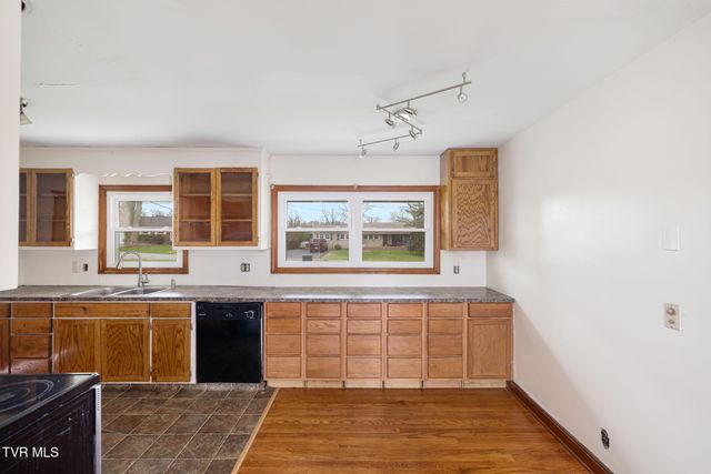 4321 Ridgemont Drive, Kingsport, TN 37663