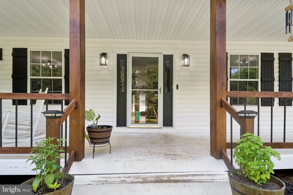 Image 14 of property listing at 1267 SHERIDAN DR, Owings, MD 20736