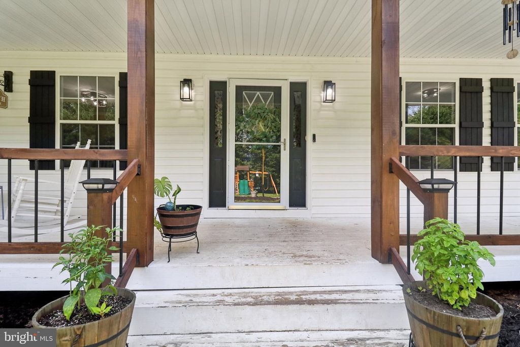 Image 15 of property listing at 1267 SHERIDAN DR, Owings, MD 20736