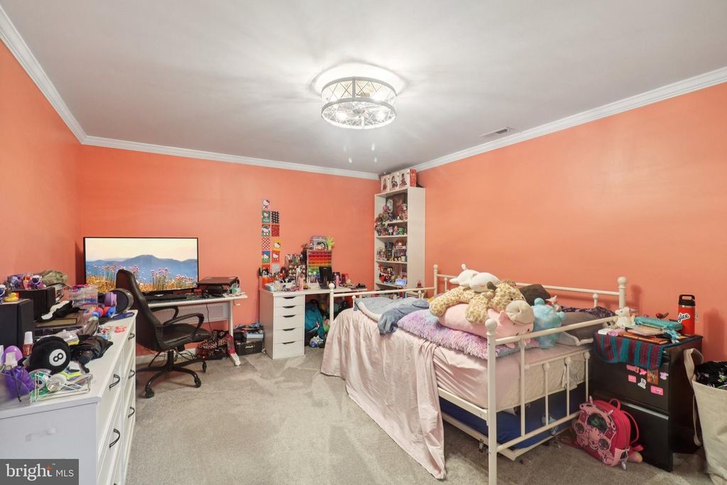Image 36 of property listing at 1267 SHERIDAN DR, Owings, MD 20736