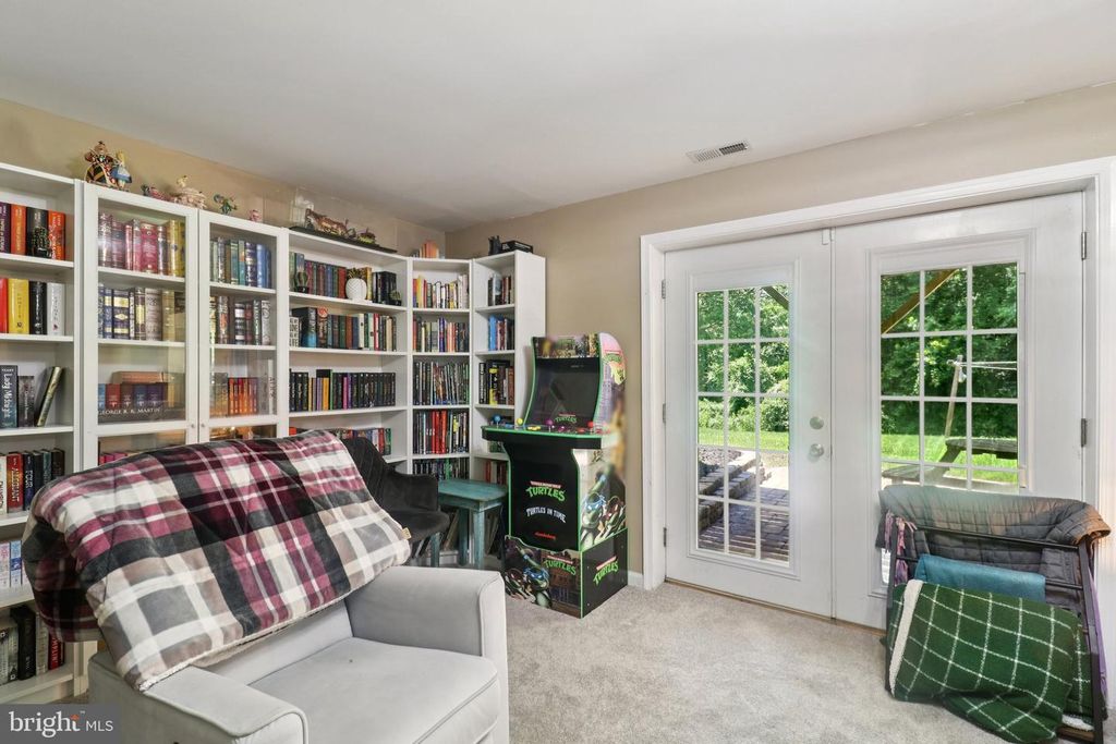 Image 40 of property listing at 1267 SHERIDAN DR, Owings, MD 20736