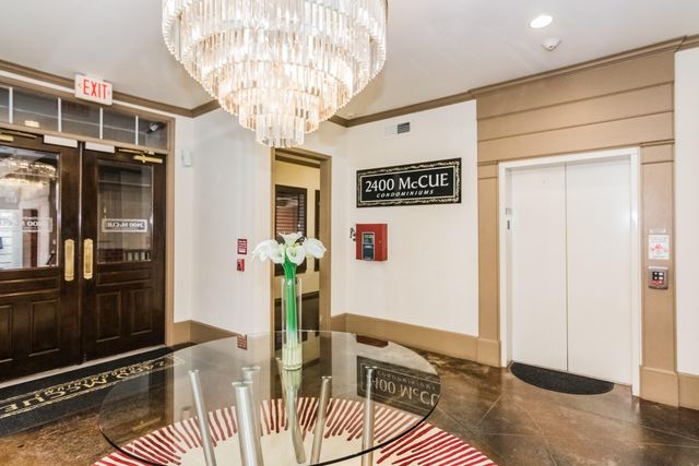 2400 Mccue Road 202, Houston, TX 77056