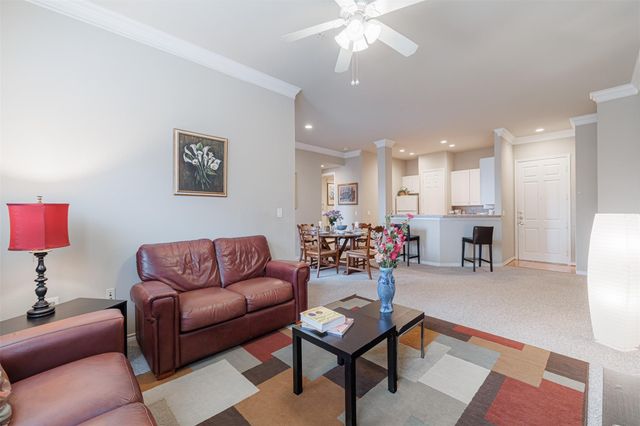 2400 Mccue Road 202, Houston, TX 77056