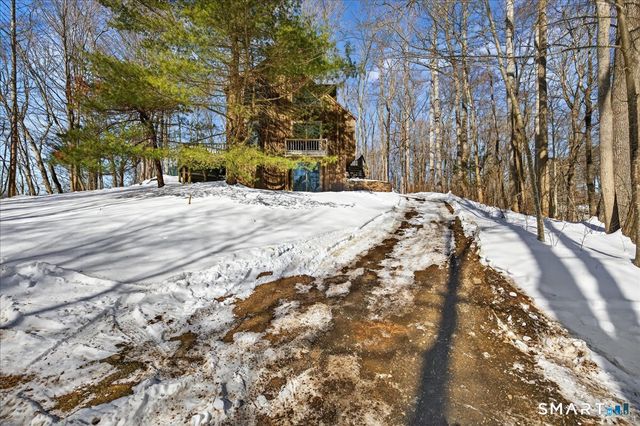 18 Deer Path Lane, North Branford, CT 06471