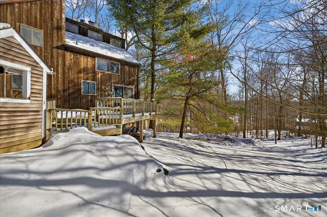 18 Deer Path Lane, North Branford, CT 06471